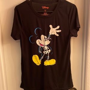 Mickey Mouse Halloween T-Shirt - worn once, like new! Size Medium